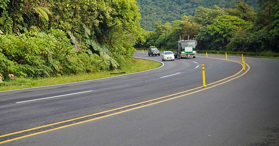 Tramo de la ruta 32 con postes abatibles