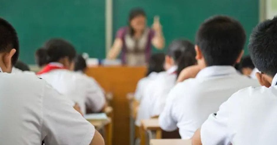 estudiantes en el aula