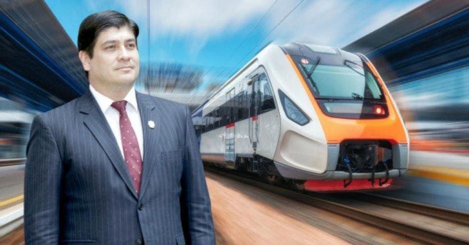 Carlos Alvarado y tren eléctrico