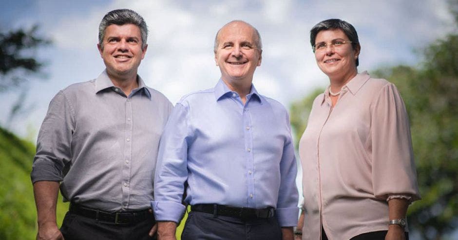 Laura Arguedas y Álvaro Ramírez fueron presentados la semana pasada como candidatos a vicepresidentes por José María Figueres. Cortesía/La República.