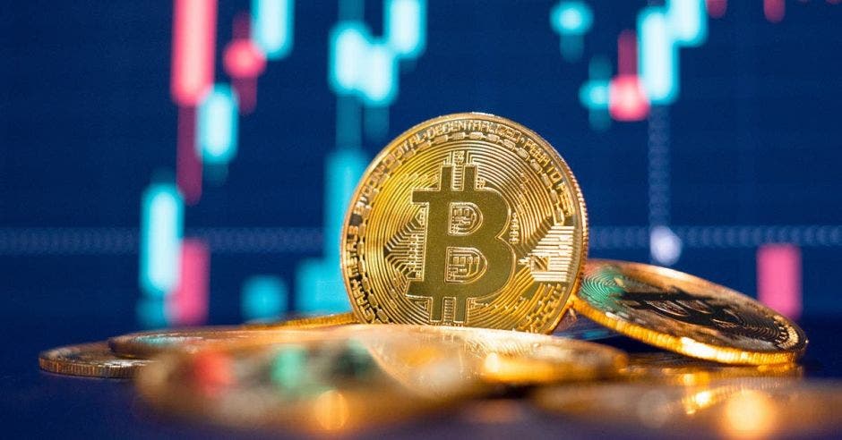 Una moneda que representa el bitcoin