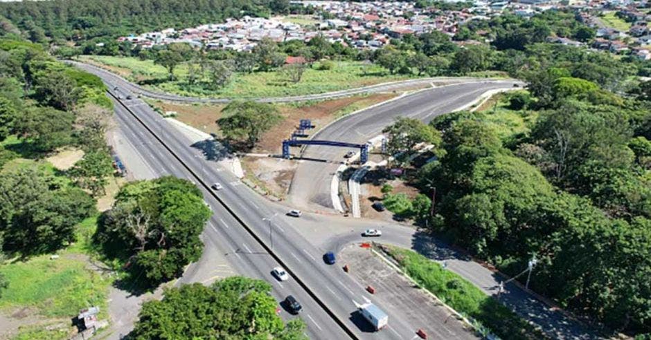 Toma aérea del nuevo conector entre la ruta 1 y Barreal de Heredia