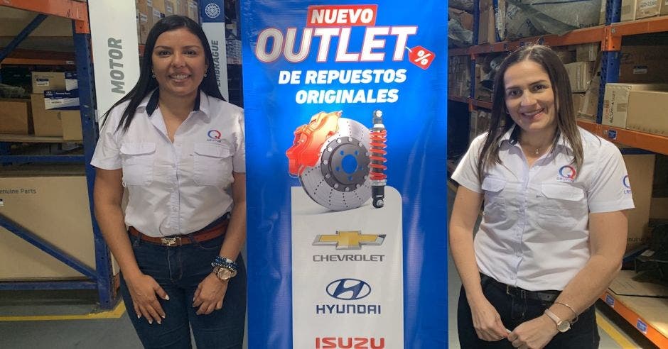 mujeres autos