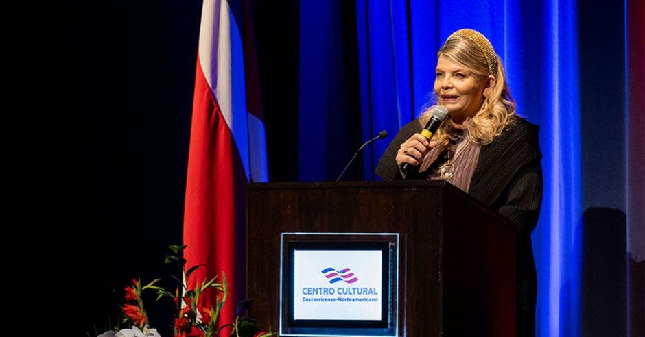 Margaret Grigsby, Presidenta de la Junta Directiva del Centro Cultural Costarricense Norteamericano