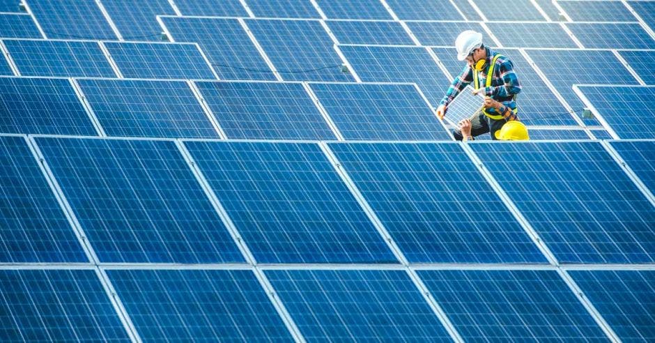 La zona de Guanacaste tiene un alto potencial de energía renovable a través de panales solares. Shutterstock/La República.