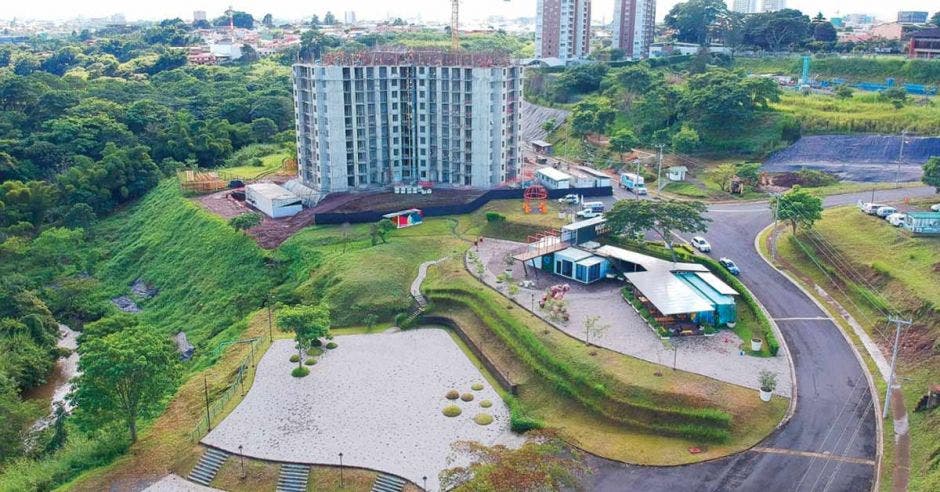 Toma Aérea de avance de construcción piso 11, Núcleo Sabana