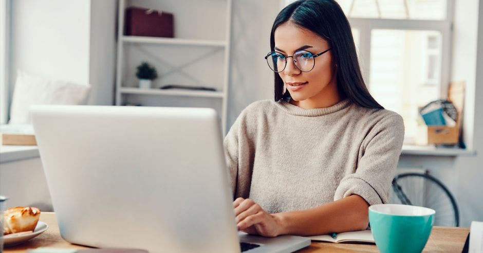 El teletrabajo requiere reformas legales. Shutterstock/La República.