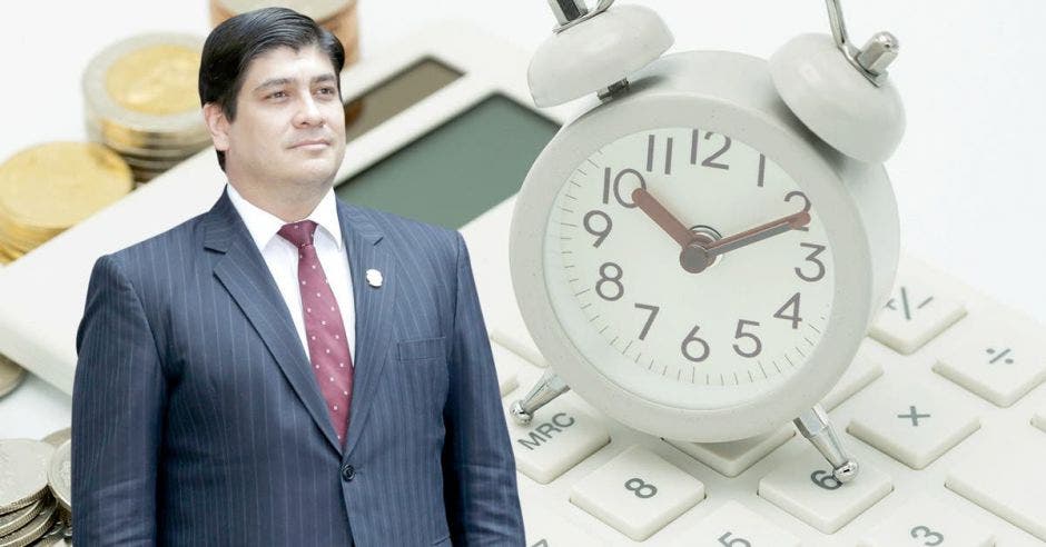 En el mes de noviembre el presidente Carlos Alvarado pretende aprovechar el tiempo e impulsar para varias leyes en torno a la agenda del FMI. Archivo/La República.