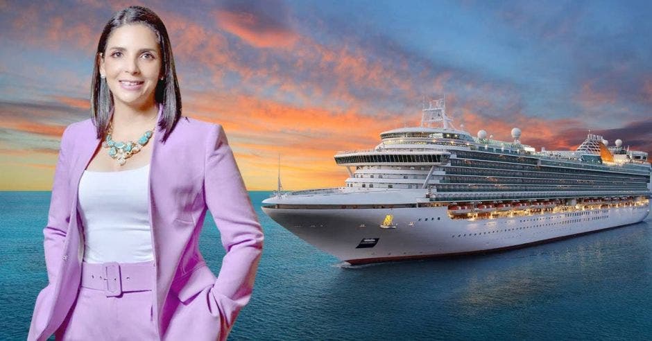 Andrea Centeno, presidenta ejecutiva de Japdeva, con un crucero de fondo