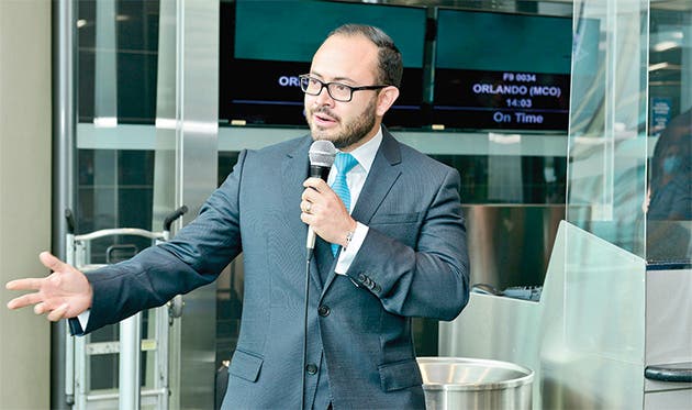 Ricardo Hernández, director General de AERIS en una conferencia