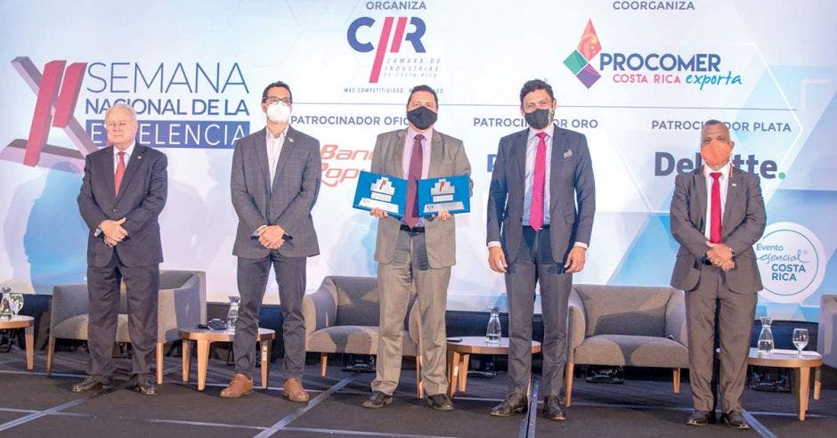 Entrega del premio “Compromiso con la Excelencia 2021” que otorga la Cámara de Industrias de Costa Rica
