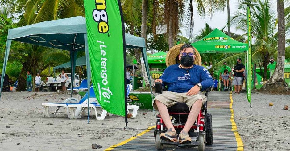 Playa Espadilla accesible