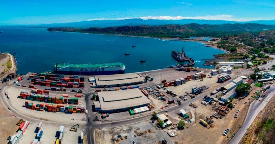 Foto aérea de puerto de Caldera