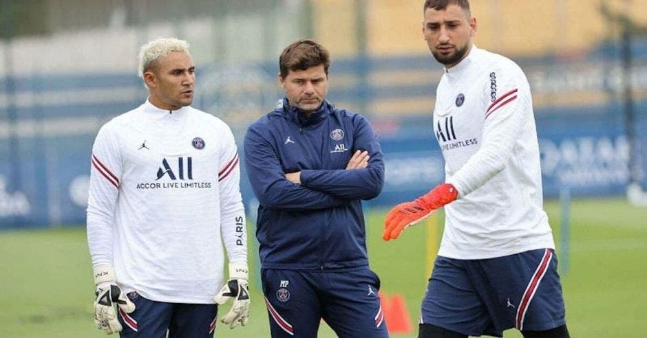 Foto de Keylor Navas, Gianluigi Donnarumma y Mauricio Pochettino