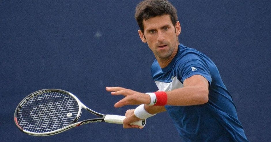 Novak Djokovic en una jugada