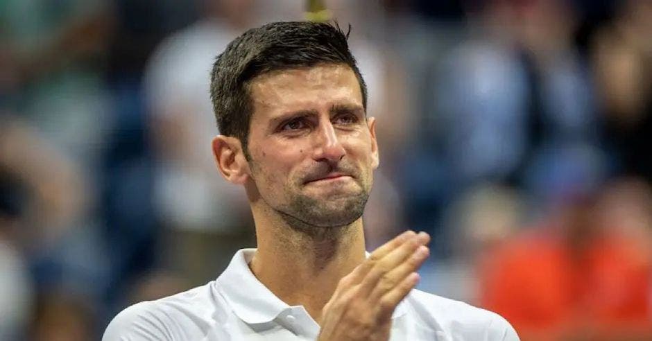 Novak Djokovic debía  jugar su primer partido este lunes, pero ahora no podrá defender su título del Abierto de Australia en Melbourne. Archivo/La República