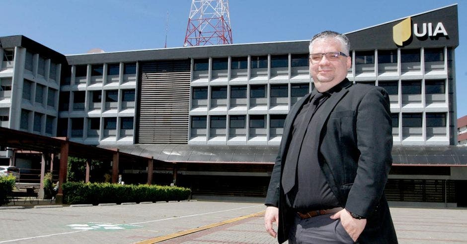 Edgar Hernández, Vicerrector de la UIA.