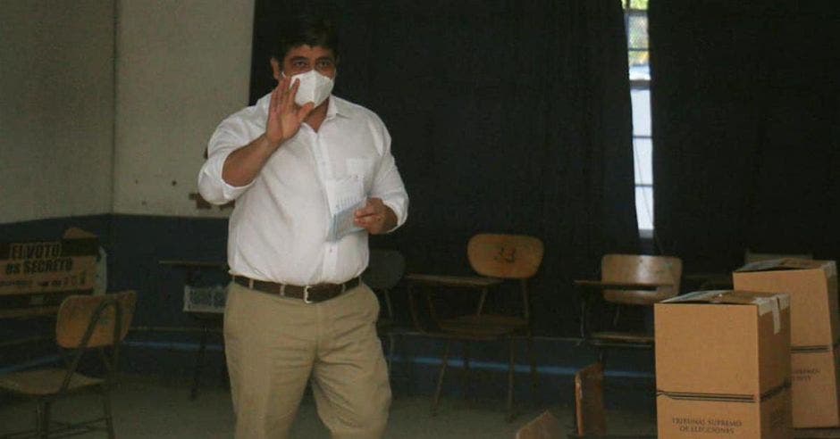 Carlos Alvarado