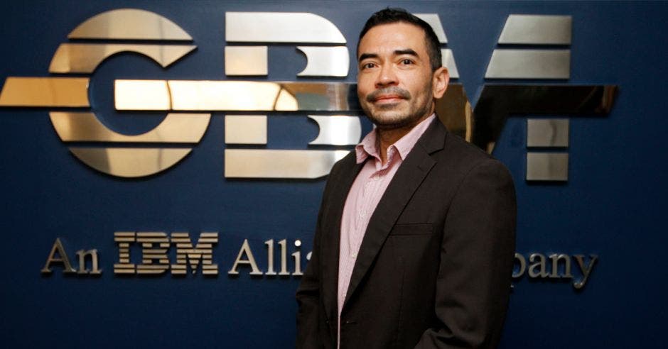 Rubén Castillo, consultor de ventas de la Digital Factory de GBM.