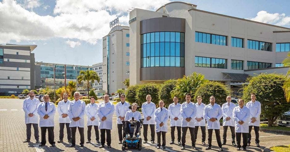 Profesionales del staff Clínico del Centro de Excelencia del Hospital CIMA