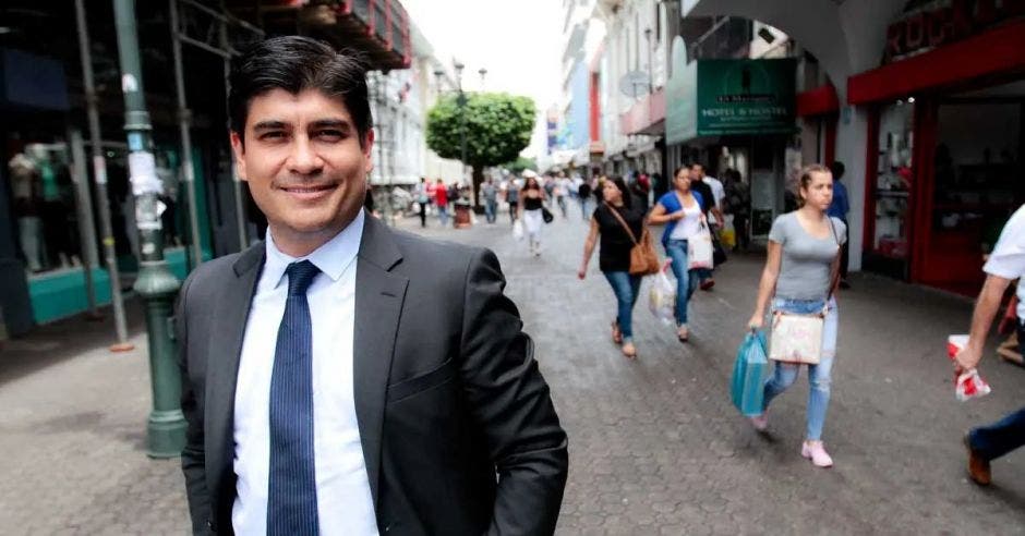 Carlos Alvarado