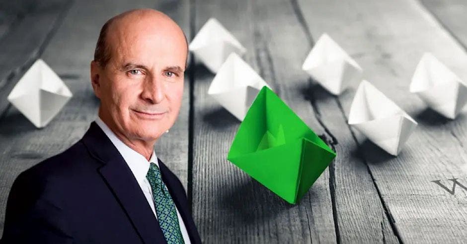 José María Figueres planea quedarse en el país.