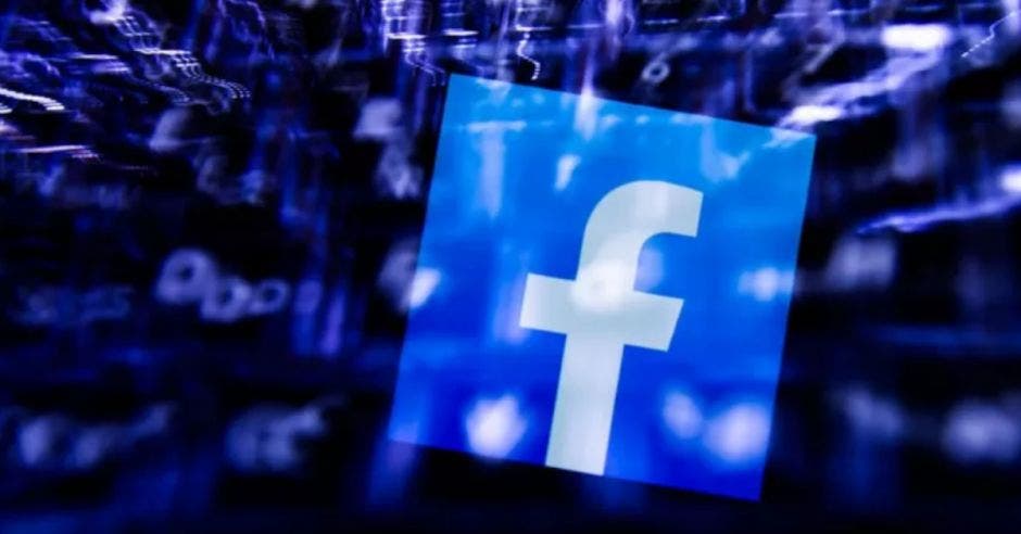 La empresa Meta es dueña de Facebook, quien bloqueó una gran cantidad de cuentas en el país. Archivo/La República.