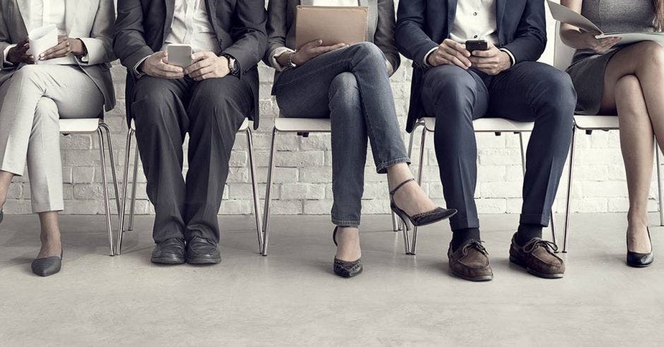 Los trabajadores podrían disfrutar de tres días de descanso y cuatro laborables, pero de doce horas. Shutterstock/La República.