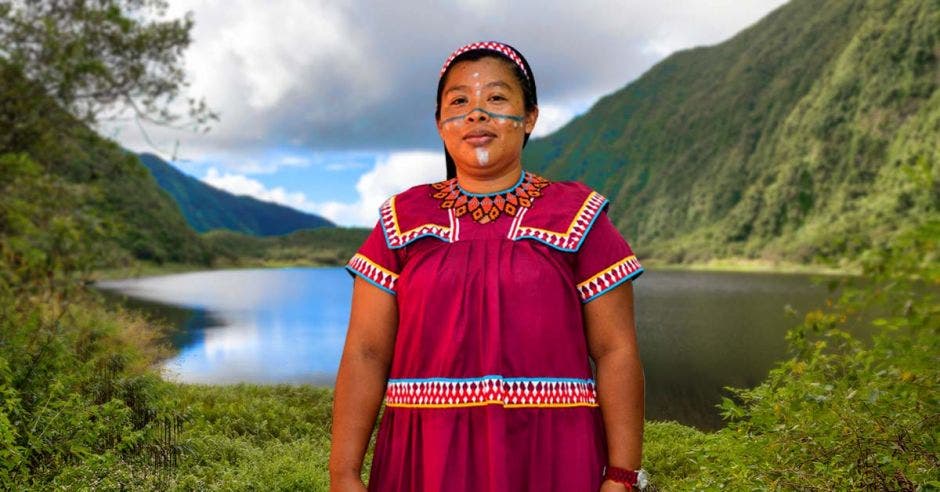 mep homenaje primera mujer cacique Costa Rica Centroamérica Idalia Andrade de Gracia docente lengua Ngäbere el manzano el cenizo vista del mar dirección regional educación de coto