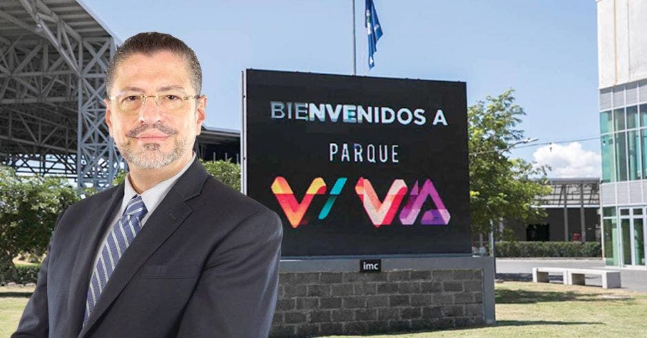 El presidente Rodrigo Chaves defiende su objetivo de proteger la salud y la vida de los vecinos alrededor del Parque Viva, así como de las personas que asisten a los eventos. Archivo/La República.