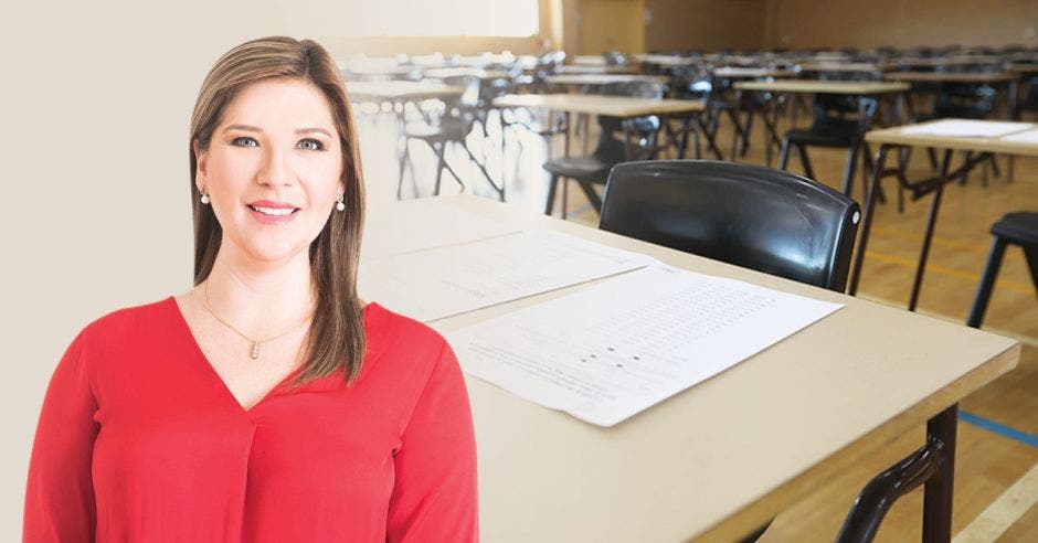 “Debo decir que esas historias me conmovieron, exponiendo una realidad más grave de lo que pensaba, ya que muchos de ellos, a pesar de no tener su título de bachillerato, continuaron sacando técnicos y carreras universitarias”, dijo María Martha Carballo, diputada del PUSC.