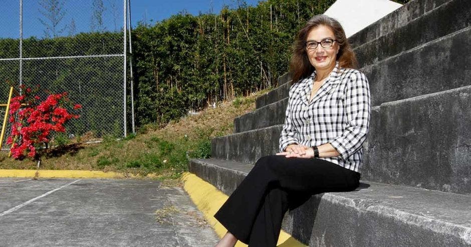 La representación tica incluye a Sandra Cauffman, subdirectora de la División de Astrofísica de la NASA