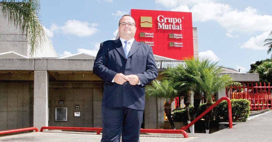 Marco Ulate, Ejecutivo de Crédito de Grupo Mutual