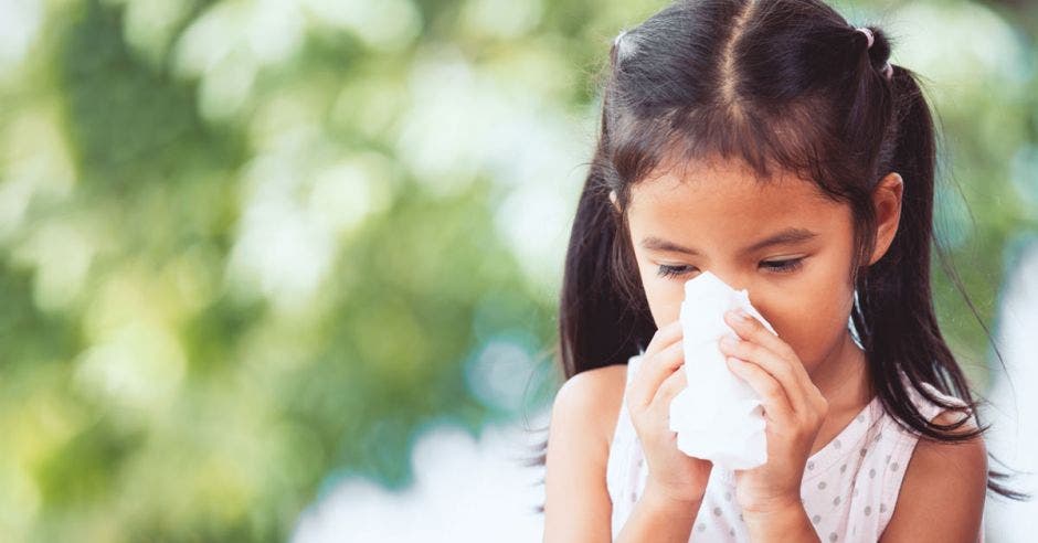 Niña con gripe