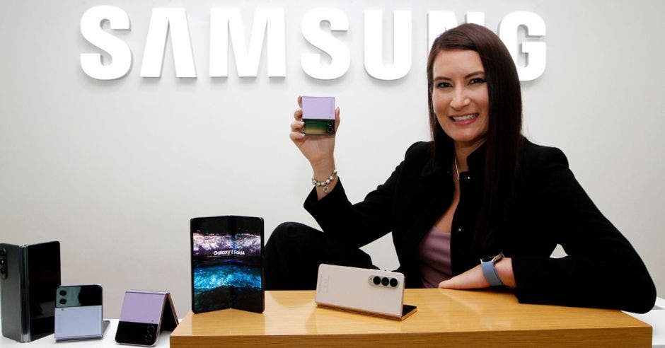 Samsung z fold z flip cuarta generación teléfonos plegables andrea gonzález gerente mercadeo samsung costa rica