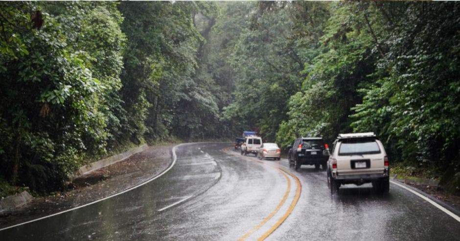 La Ruta 32 a la altura de la carretera Braulio Carrillo es la zona más peligrosa de derrumbe, según los expertos. Cortesía/La República.