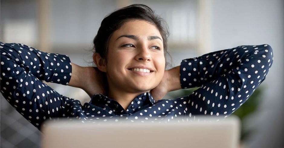 Colaboradora feliz