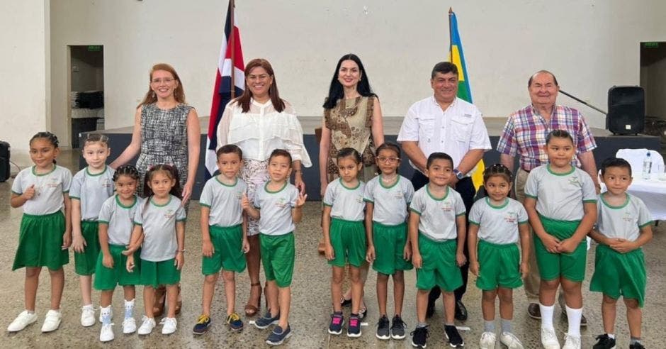 habilidades blandas edades tempranas áreas tecnológicas stem niños adolescentes hora código garabito plan piloto cuarta revolución industrial jannixia villalobos viceministra ciencia tecnología centro cívico para la paz garabito signe zeikate primera dama ciencia tecnología ingeniería artes matemáticas