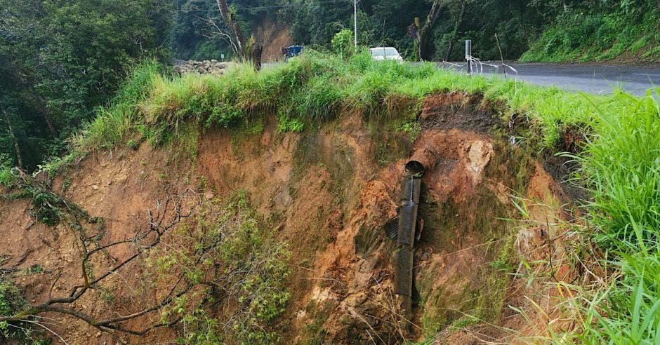 Las carreteras se han convertido en una  trampa Mortal. Cortesía/La República