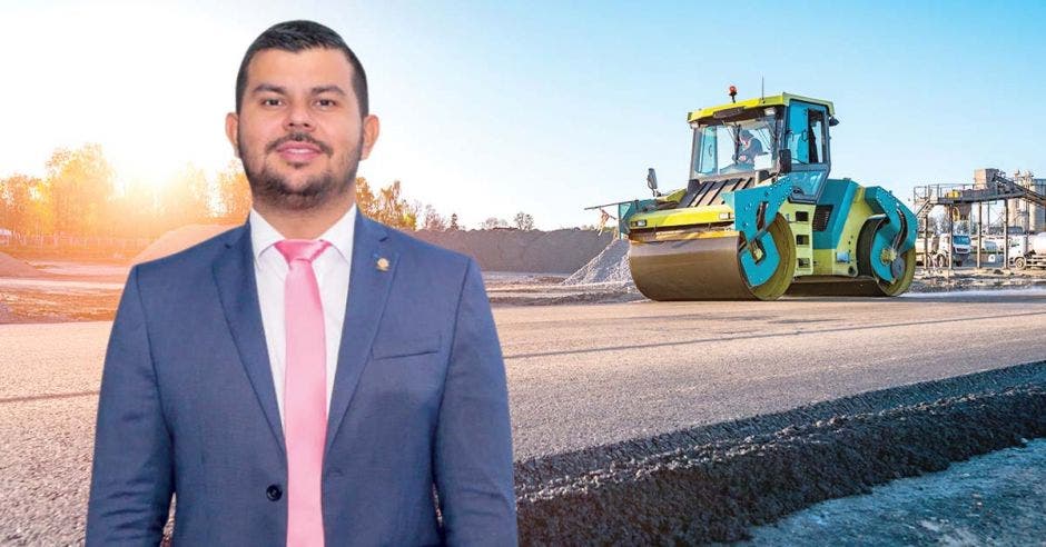 “La ruta 32 debe tener peajes, ya que necesitamos darle mantenimiento a la carretera y ahora también financiarla”, dijo Yonder Salas, diputado de Nueva República y representante por la provincia de Limón. Cortesía/La República.