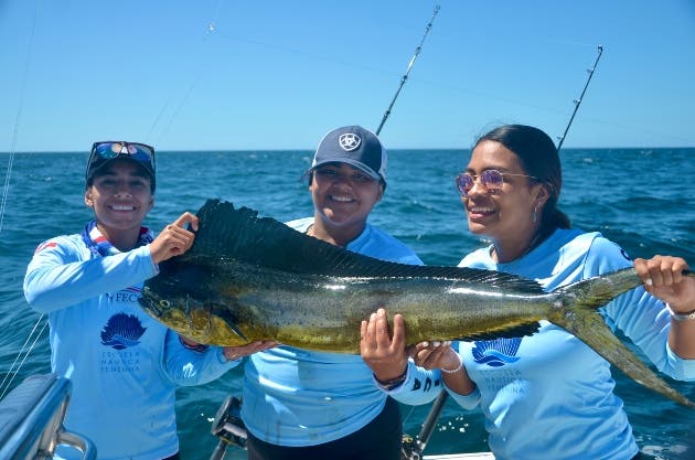 mujeres pesca