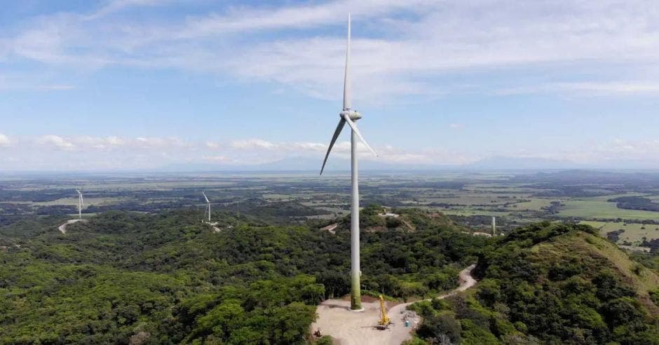 parque eólico quijote miguel de cervantes molinos de viento guanacaste empresa servicios públicos heredia ocho aerogeneradores inversión $56 millones firma privada responsable finalización 2025 energía 65 mil residencias parque eólico guanacaste bagaces 99,25% producción energía costa rica recursos naturales certificado centro nacional control electricidad ICE país líder latinoamérica generación energía renovable