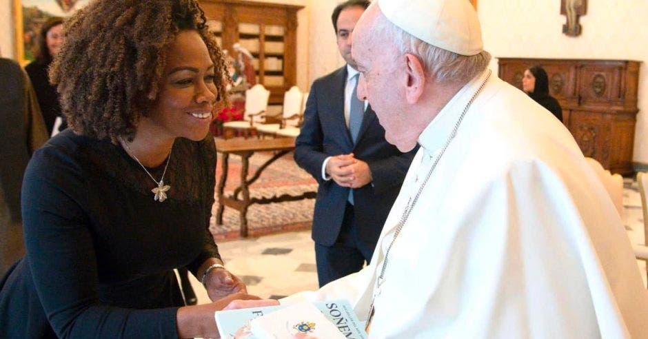 epsy campbell presidenta foro permanente afrodescendientes naciones unidas pidió papa francisco perdón afrodescendientes américa racismo esclavización atrocidades iglesia católica 300 años trata transatlántica