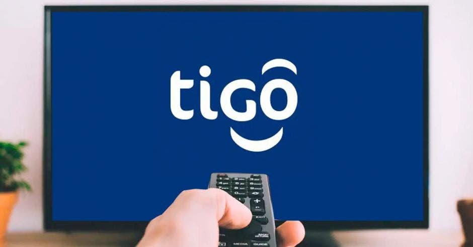 operación venta total acciones américa latina telco multinacional millicom opera marca tigo abandonando operaciones en nueve países región informó medio británico financial times negociaciones compañía sede luxemburgo firmas estadounidenses apollo global management claure group grado importante avance suma $9 mil millones tigo servicios telecomunicaciones centro suramérica nicaragua, honduras, el salvador, panamá, guatemala, colombia, bolivia, paraguay costa rica este último internet tv paga telefonía fija millicom tuvo interés adquirir operaciones de telco española movistar territorio nacional ofrecer telefonía móvil negociaciones no prosperaron liberty latin américa adquirió operación posibles implicaciones ajuste planilla otras índoles