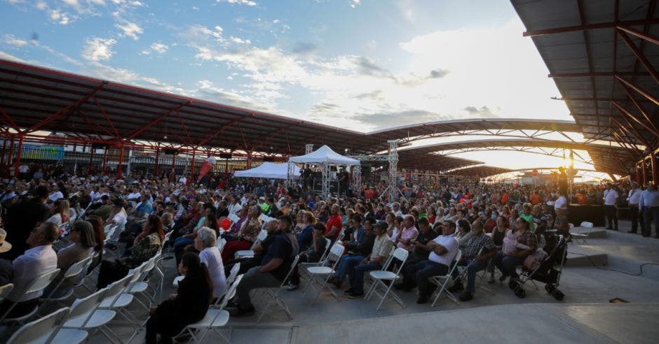 viernes inaugurada oficialmente terminal buses fecosa centro alajuela consejo transporte público no ha entregado cronograma ingreso unidades ocuparán infraestructura reconoció alcalde alajuela humberto soto ceremonia apertura participación presidente república rodrigo chaves, ministro transportes Luis Amador diputados alajuelenses autoridades locales gran cantidad vecinos punto convergencia rutas conectan cantón central provincia comunidades El Roble, Ciruelas La Guácima, San Isidro, entre otras