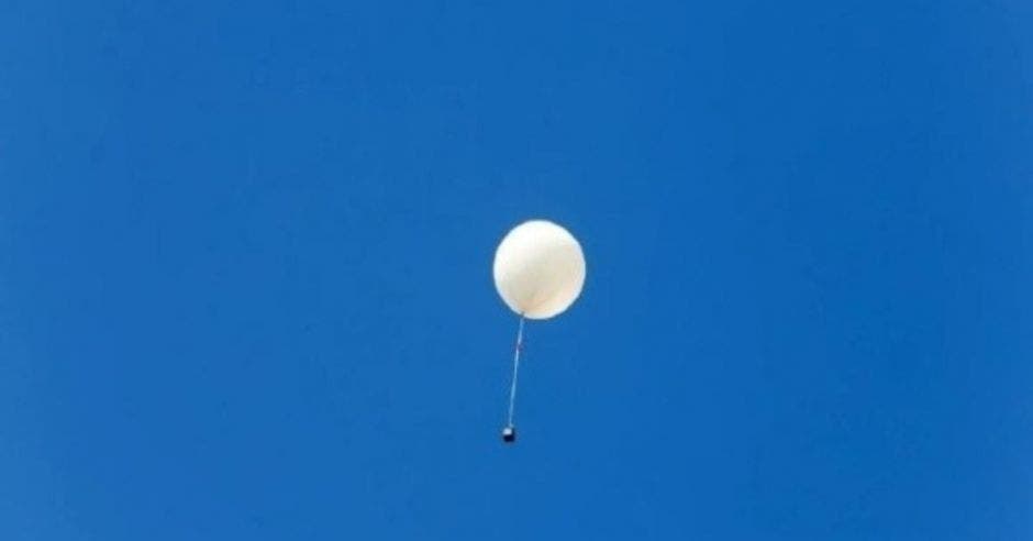 Rodrigo Chaves espera que los globos para pruebas de vuelo que utilizó China en días pasados, no vuelvan a sobrevolar ningún país. Archivo/La República.