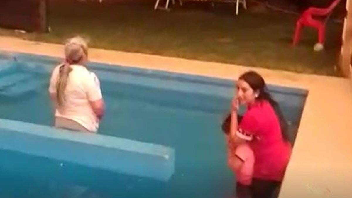 Qué hacer si el agua de la piscina está marrón