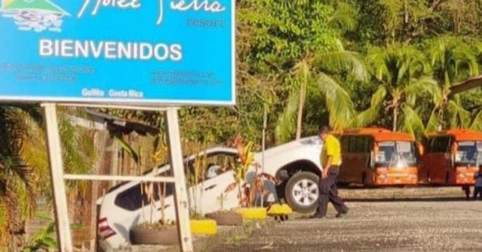 En este caso, se trató del vehículo en el cual se moviliza el ministro Franz Tattenbach de Ambiente. Cortesía/La República