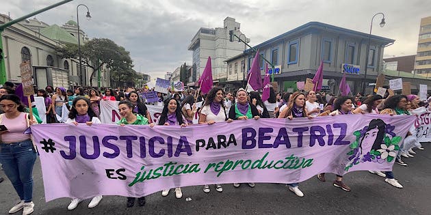 Las manifestantes marcharon hacia la Asamblea Legislativa. Cortesía/ La República
