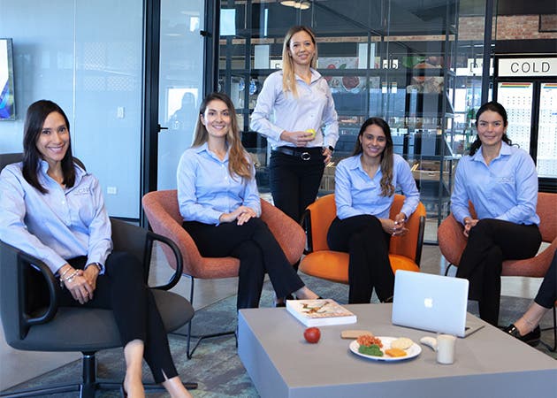 Equipo de CNC conformado totalmente por mujeres profesionales en nutrición